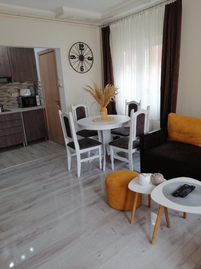 Apartamento Apartman Zi-Zo Vrsac Exterior foto