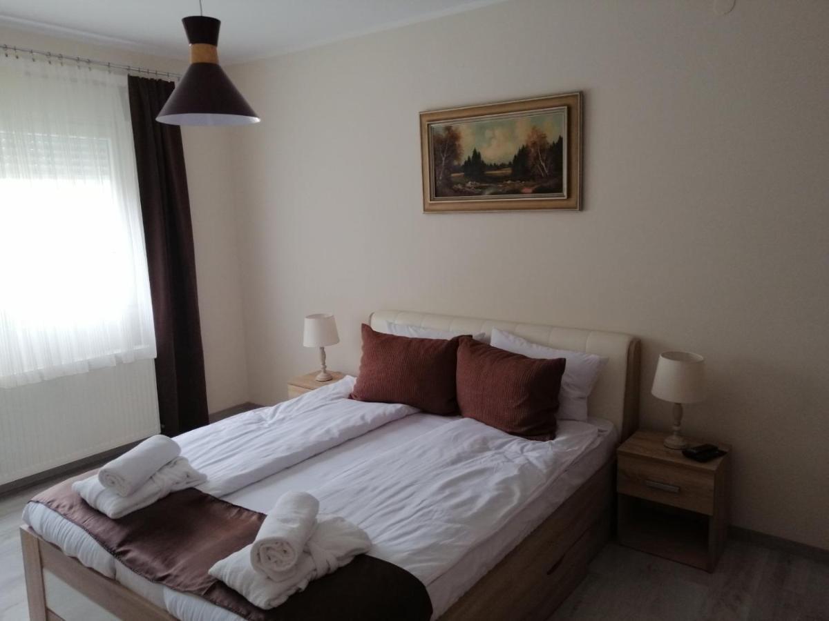 Apartamento Apartman Zi-Zo Vrsac Exterior foto