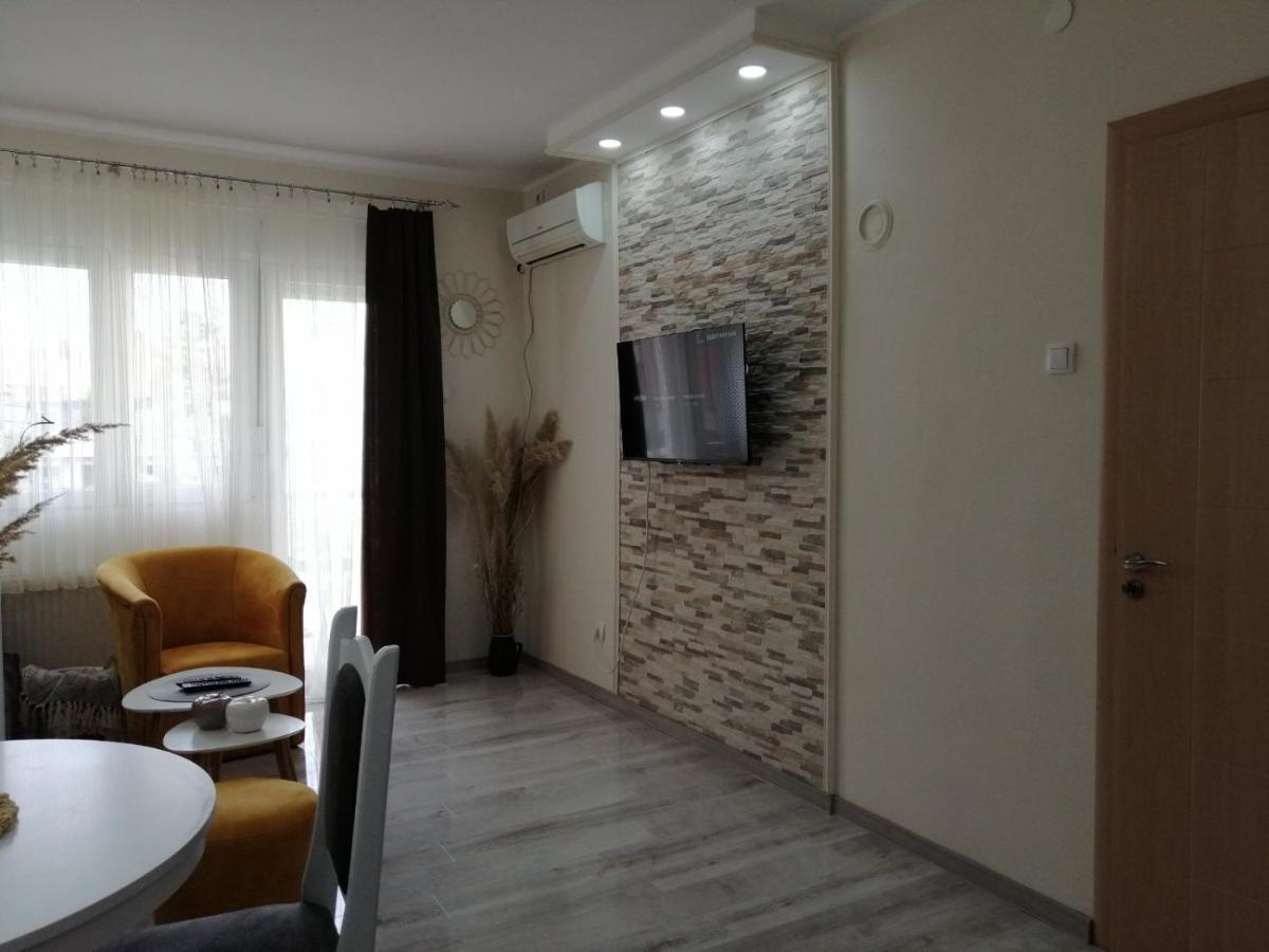 Apartamento Apartman Zi-Zo Vrsac Exterior foto